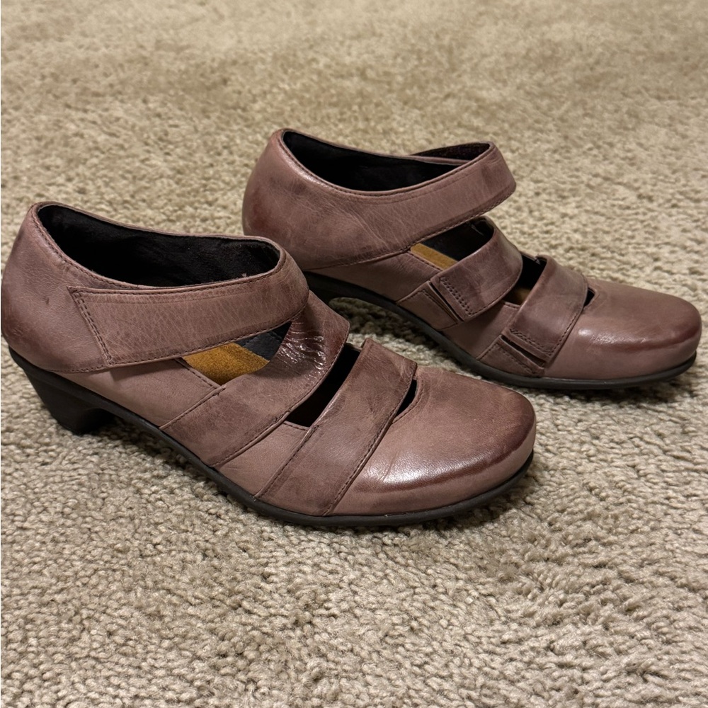 Naot Mauve Strap Low Heel Mary Janes